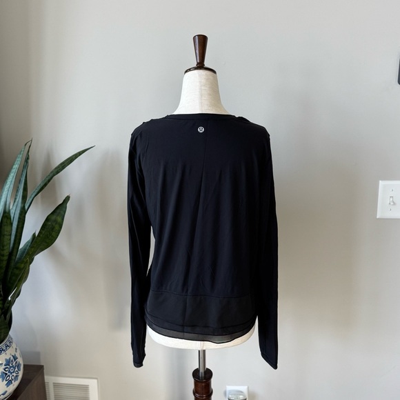 Lululemon 🍋 Relaxed Sole Training Long Sleeve Top Mesh Hem - Black - Picture 7 of 7